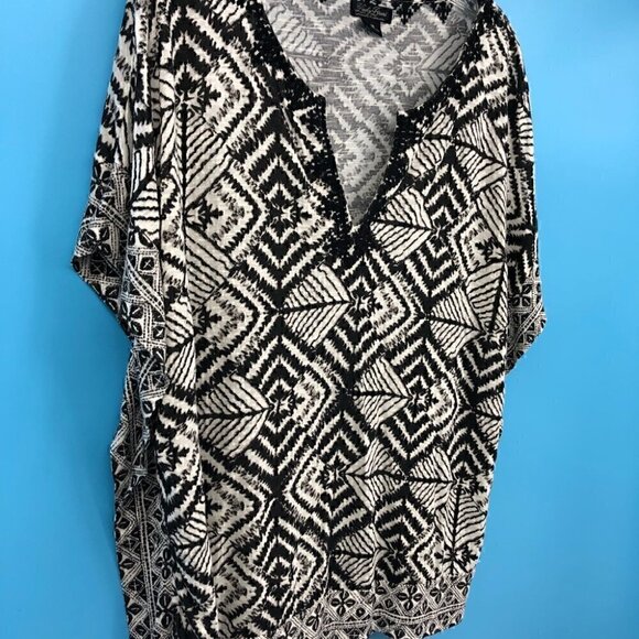 Lucky Brand Women’s Medium Boho Tribal Diamond Pattern V-Neck Blouse - Picture 3 of 9